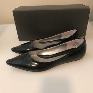 Kenneth Cole Reaction Black Patent Pointy Flats
